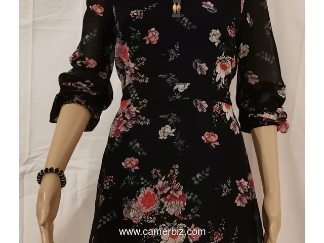 Robe Fashion fleurie noire T38 9.990 F CFA (CR0015) - 10238