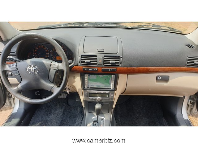 2009 Toyota Avensis Automatique avec 4WD. YAOUNDE. - 33174