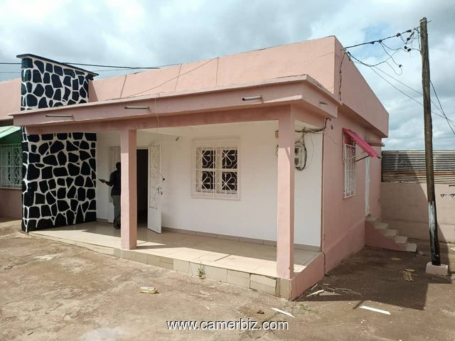 Villa pour bureaux ou habitation à Etoudi, avec parking - 34665