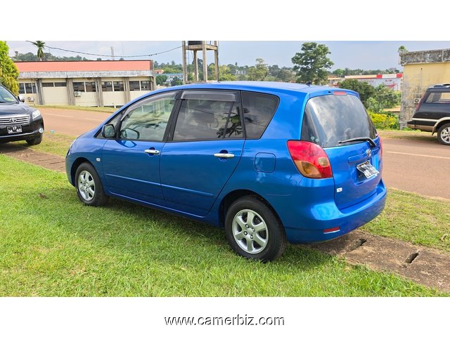 2004 Toyota Corolla Spacio Automatique avec 7 Places à vendre à Yaoundé.  - 35125